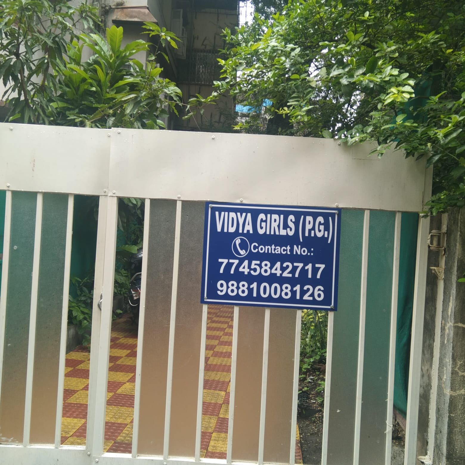 Vidya Girls PG entrance gate signage on Bhandarkar Road